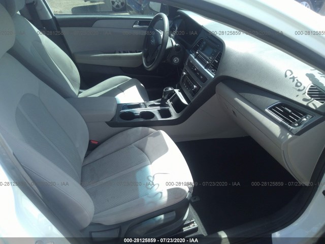 Photo 4 VIN: 5NPE24AF8FH186084 - HYUNDAI SONATA 