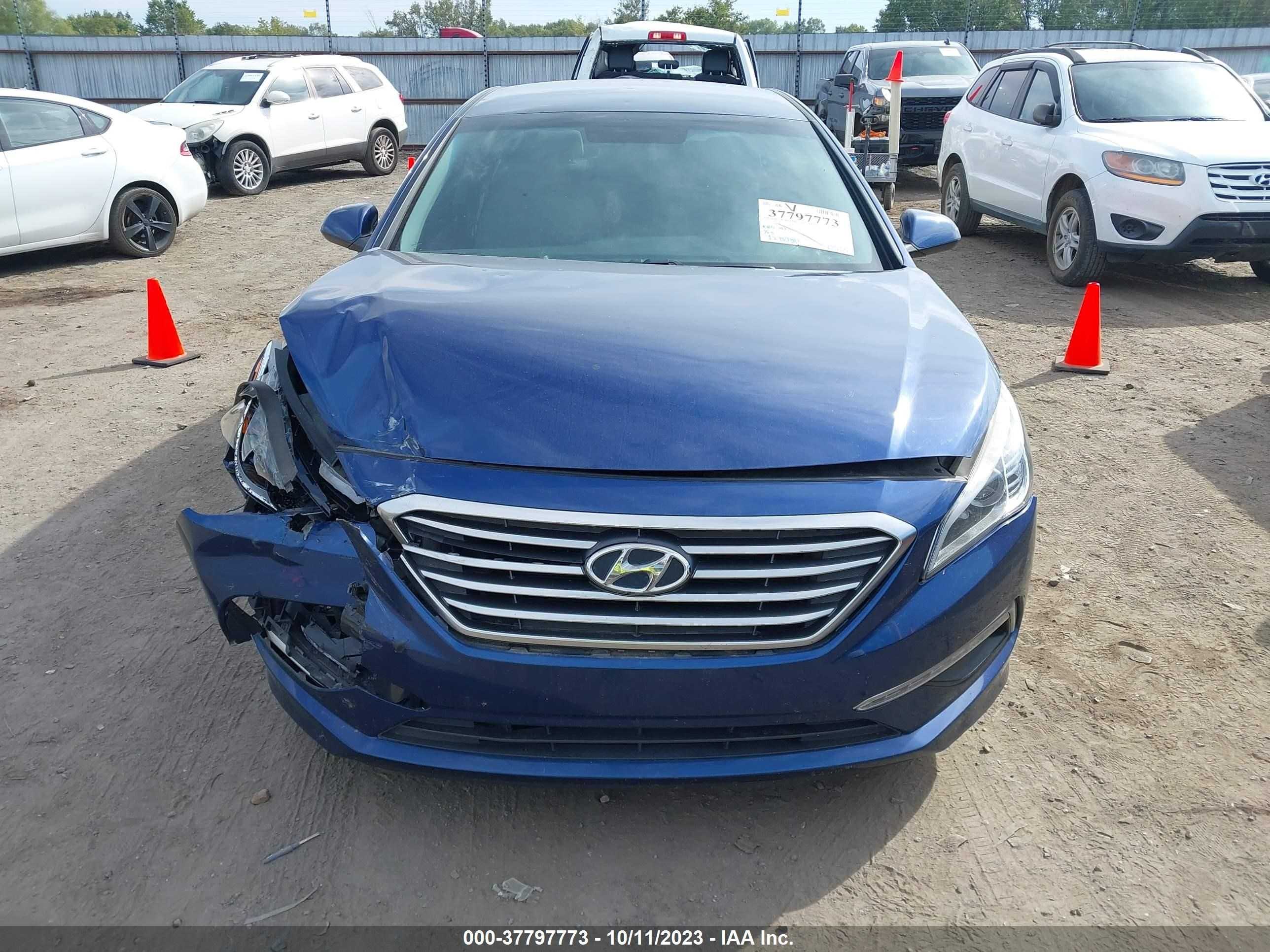 Photo 11 VIN: 5NPE24AF8FH233730 - HYUNDAI SONATA 