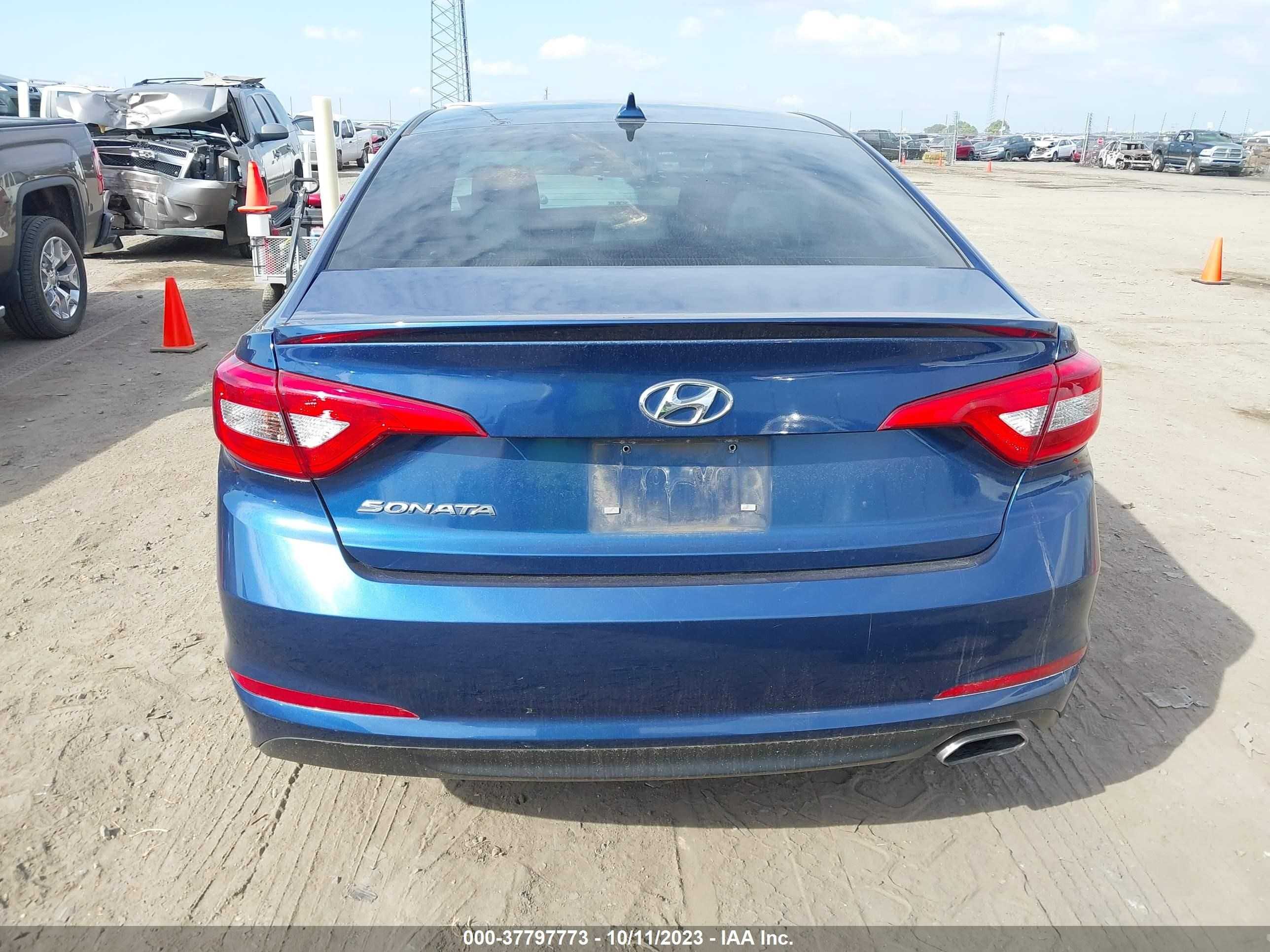 Photo 15 VIN: 5NPE24AF8FH233730 - HYUNDAI SONATA 