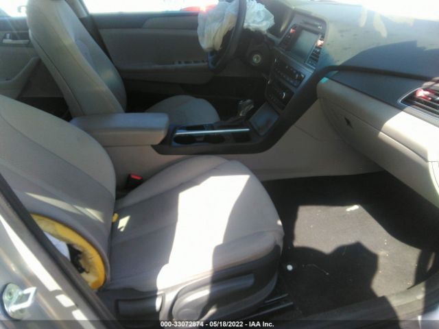 Photo 4 VIN: 5NPE24AF8GH262582 - HYUNDAI SONATA 