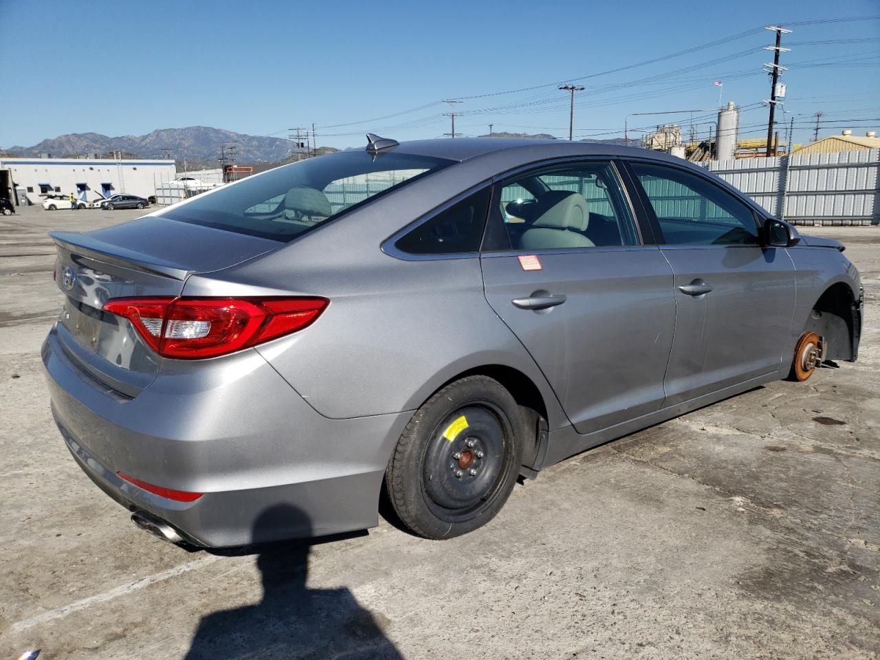 Photo 2 VIN: 5NPE24AF8GH281455 - HYUNDAI SONATA 