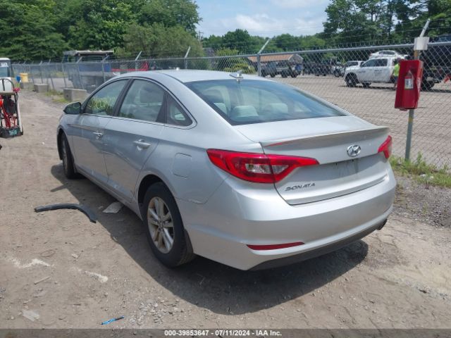 Photo 2 VIN: 5NPE24AF8GH303910 - HYUNDAI SONATA 