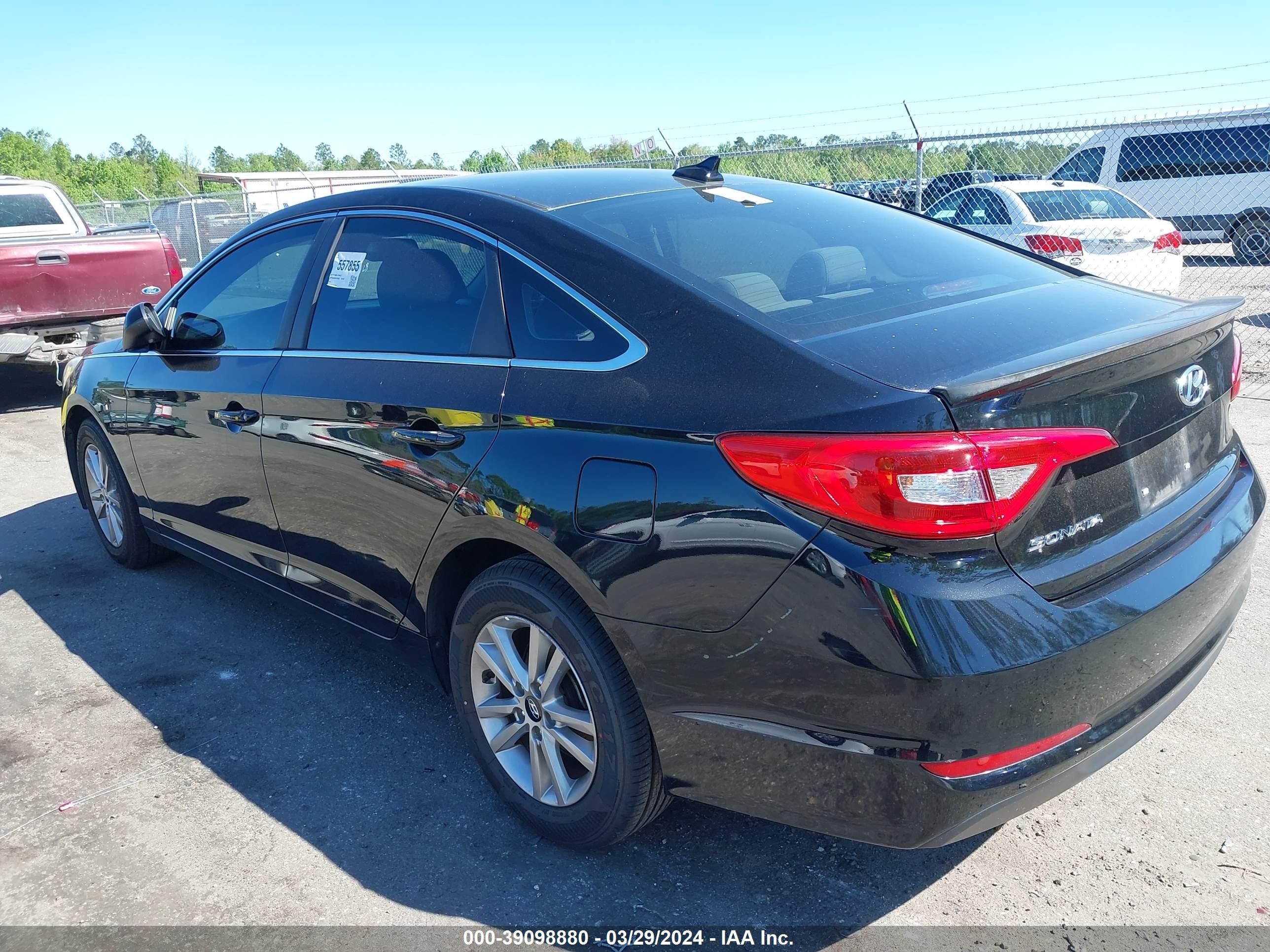 Photo 2 VIN: 5NPE24AF8GH315345 - HYUNDAI SONATA 