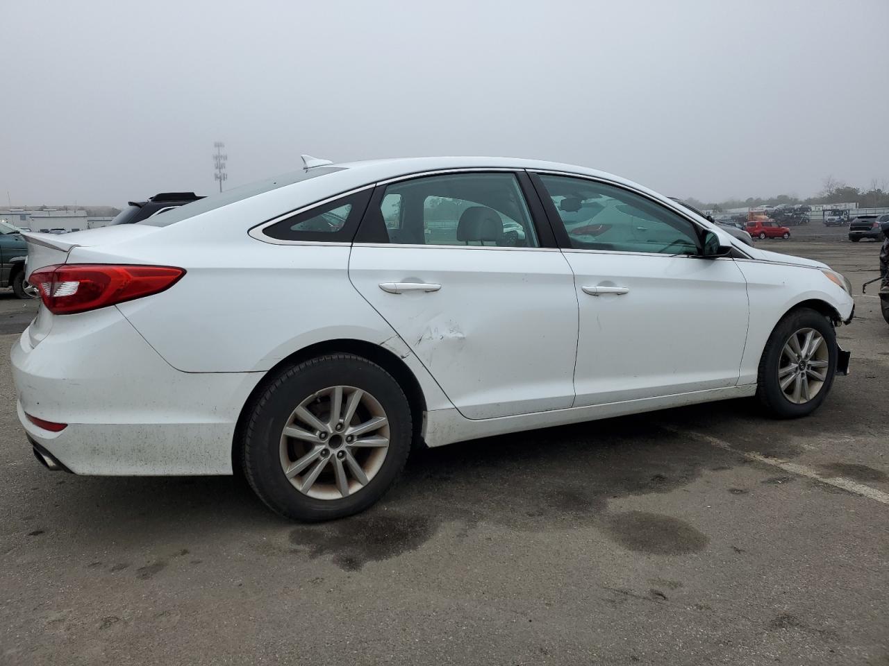 Photo 2 VIN: 5NPE24AF8GH346935 - HYUNDAI SONATA 