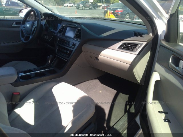 Photo 4 VIN: 5NPE24AF8GH348782 - HYUNDAI SONATA 