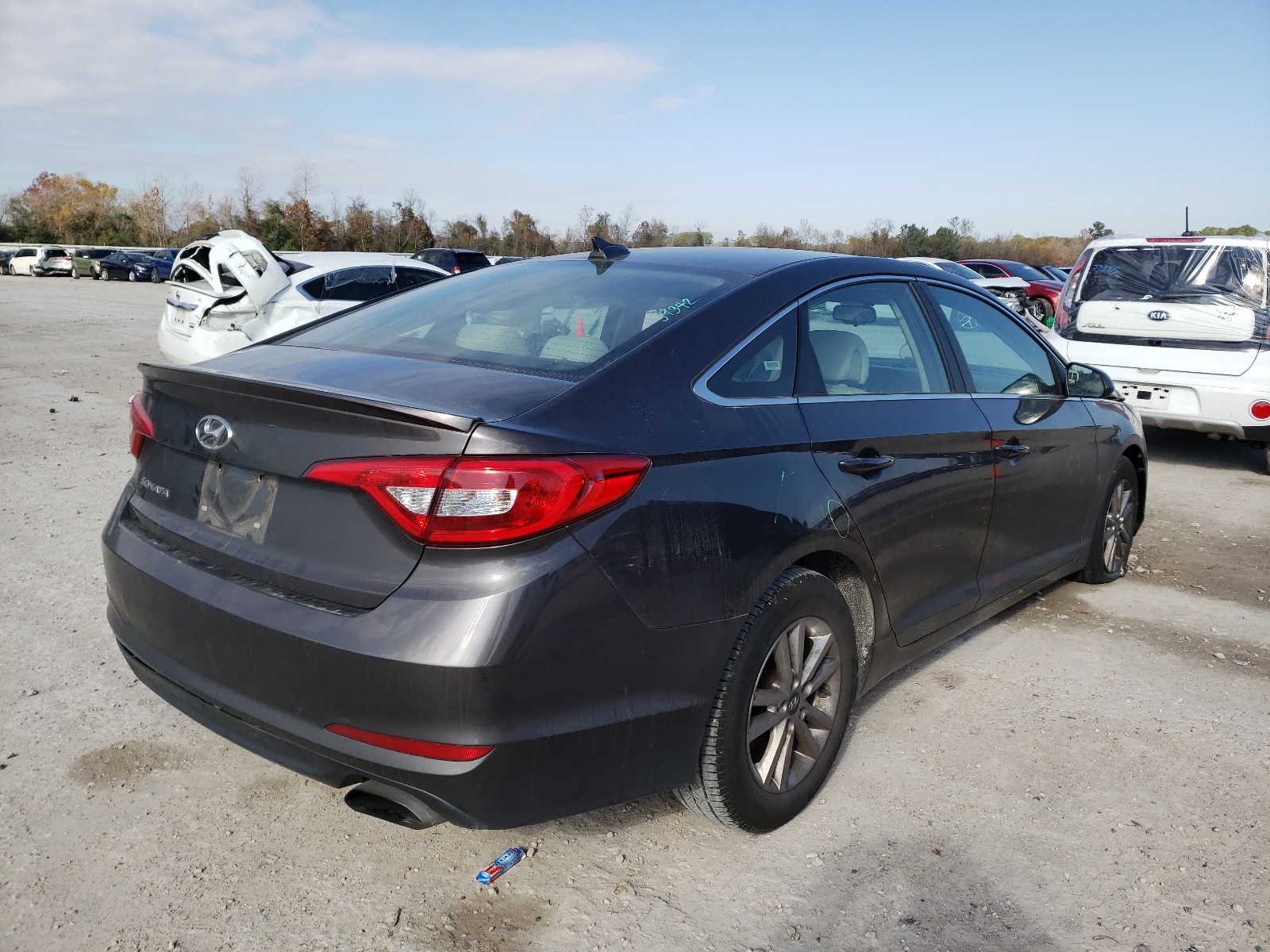 Photo 3 VIN: 5NPE24AF8GH351469 - HYUNDAI SONATA SE 