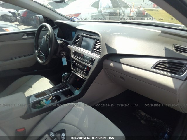 Photo 4 VIN: 5NPE24AF8GH369387 - HYUNDAI SONATA 