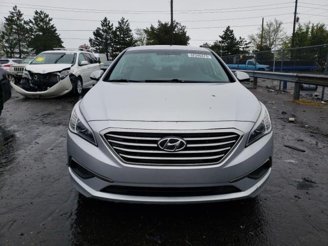 Photo 4 VIN: 5NPE24AF8GH385315 - HYUNDAI SONATA SE 