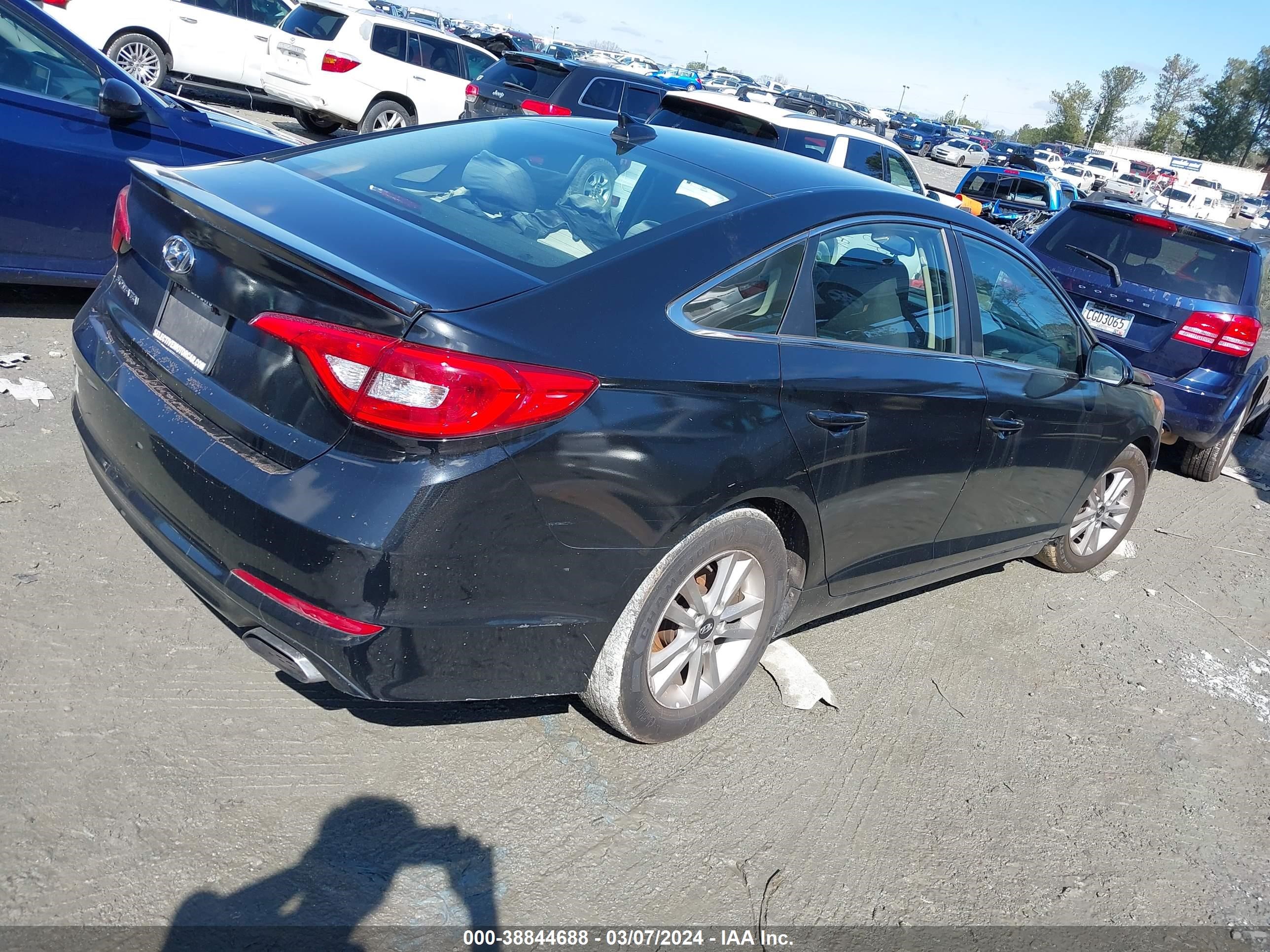 Photo 3 VIN: 5NPE24AF8GH402498 - HYUNDAI SONATA 