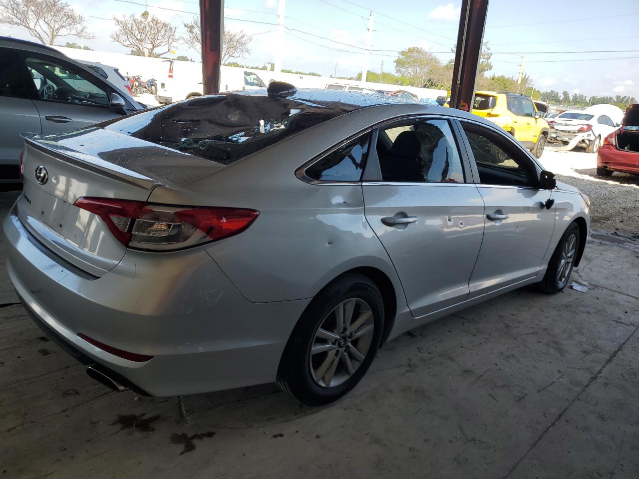 Photo 2 VIN: 5NPE24AF8GH417440 - HYUNDAI SONATA 