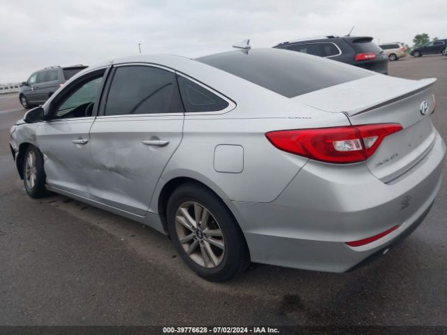 Photo 2 VIN: 5NPE24AF8GH417910 - HYUNDAI SONATA 