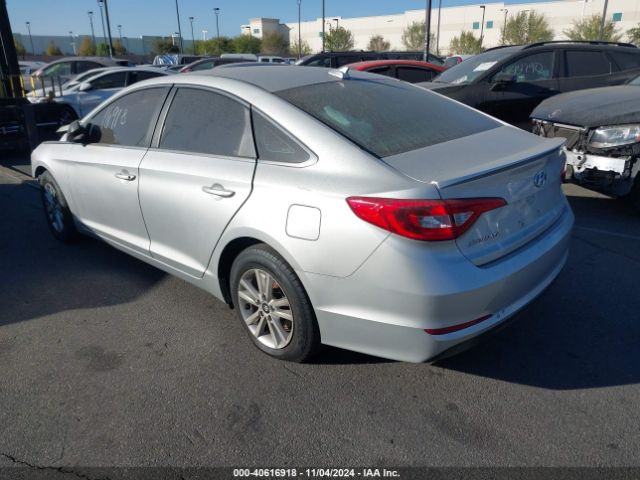 Photo 2 VIN: 5NPE24AF8HH445319 - HYUNDAI SONATA 