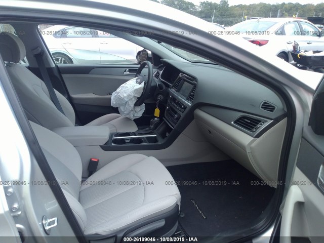 Photo 4 VIN: 5NPE24AF8HH446647 - HYUNDAI SONATA 