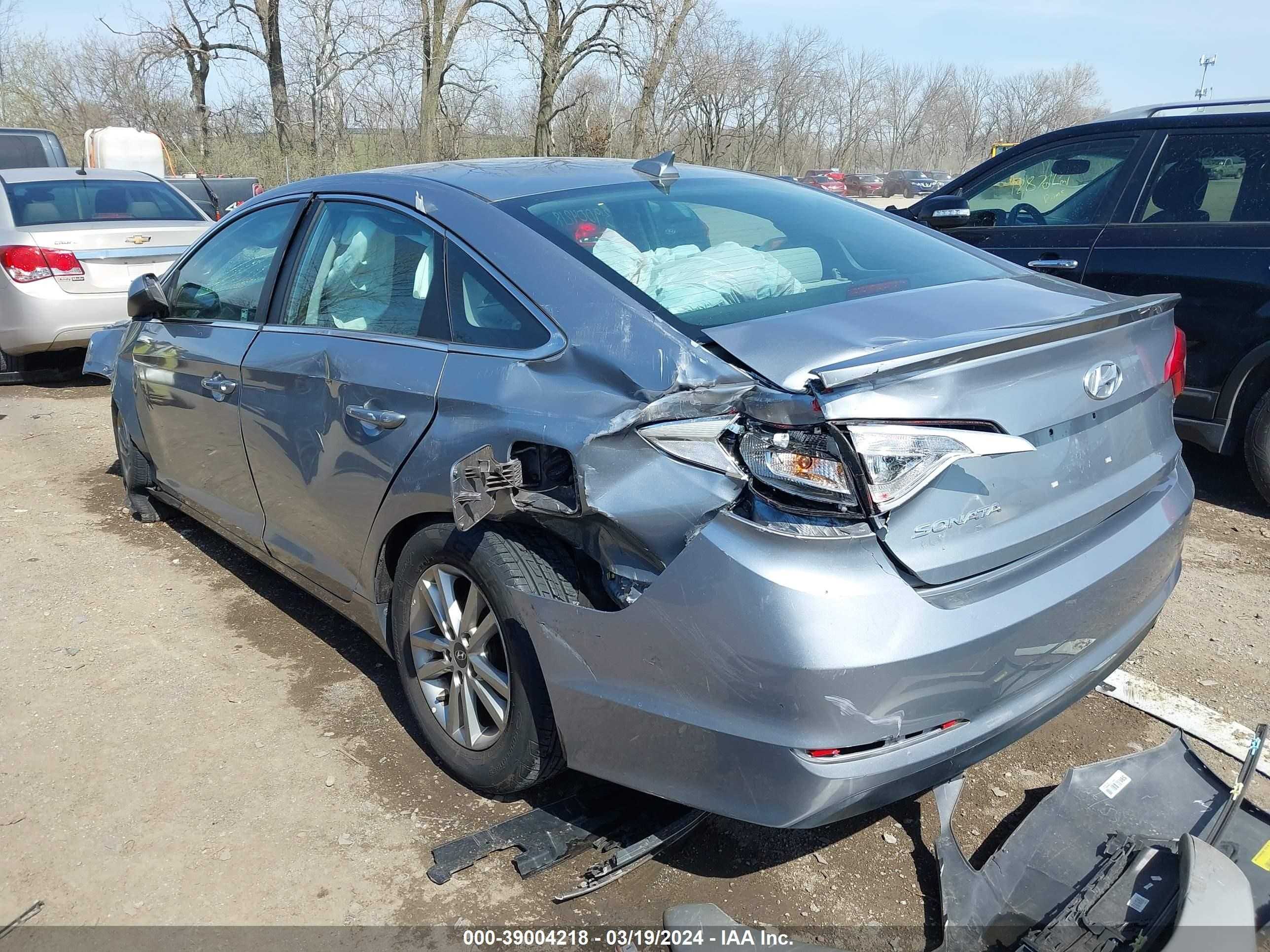 Photo 2 VIN: 5NPE24AF8HH457728 - HYUNDAI SONATA 