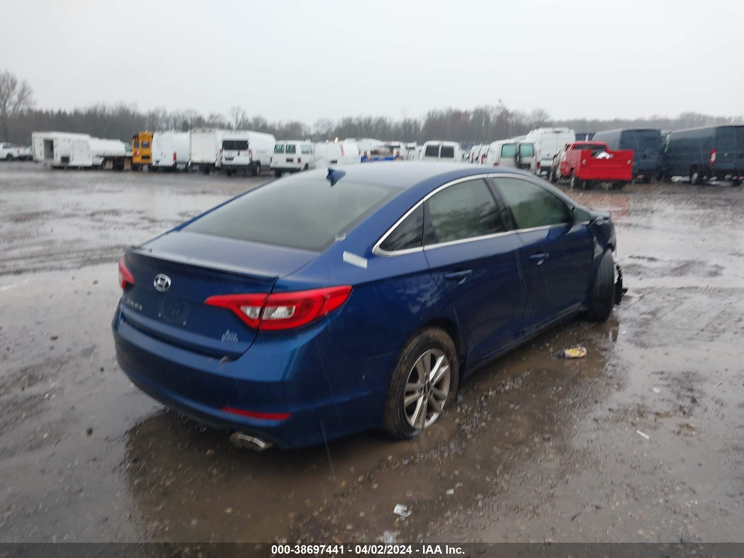 Photo 3 VIN: 5NPE24AF8HH460967 - HYUNDAI SONATA 