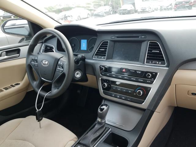 Photo 8 VIN: 5NPE24AF8HH479731 - HYUNDAI SONATA SE 