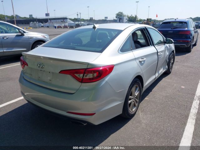 Photo 3 VIN: 5NPE24AF8HH504238 - HYUNDAI SONATA 