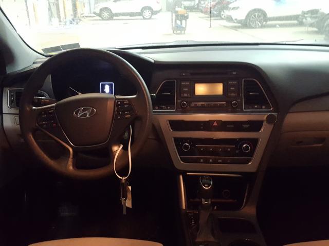 Photo 8 VIN: 5NPE24AF8HH511688 - HYUNDAI SONATA SE 