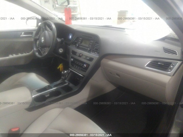 Photo 4 VIN: 5NPE24AF8HH517152 - HYUNDAI SONATA 