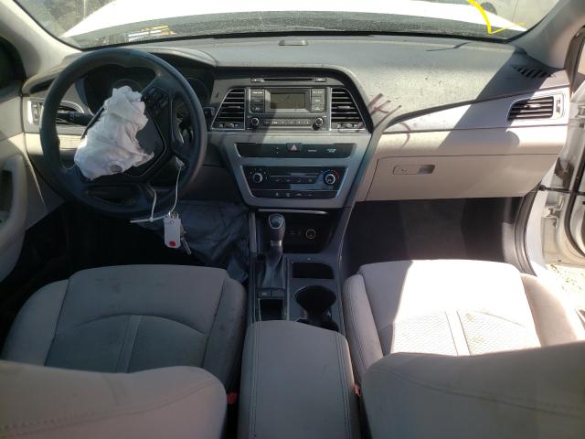 Photo 8 VIN: 5NPE24AF8HH522397 - HYUNDAI SONATA SE 