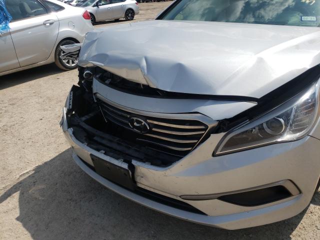 Photo 8 VIN: 5NPE24AF8HH527423 - HYUNDAI SONATA SE 