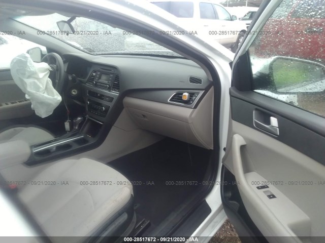 Photo 4 VIN: 5NPE24AF8HH534100 - HYUNDAI SONATA 