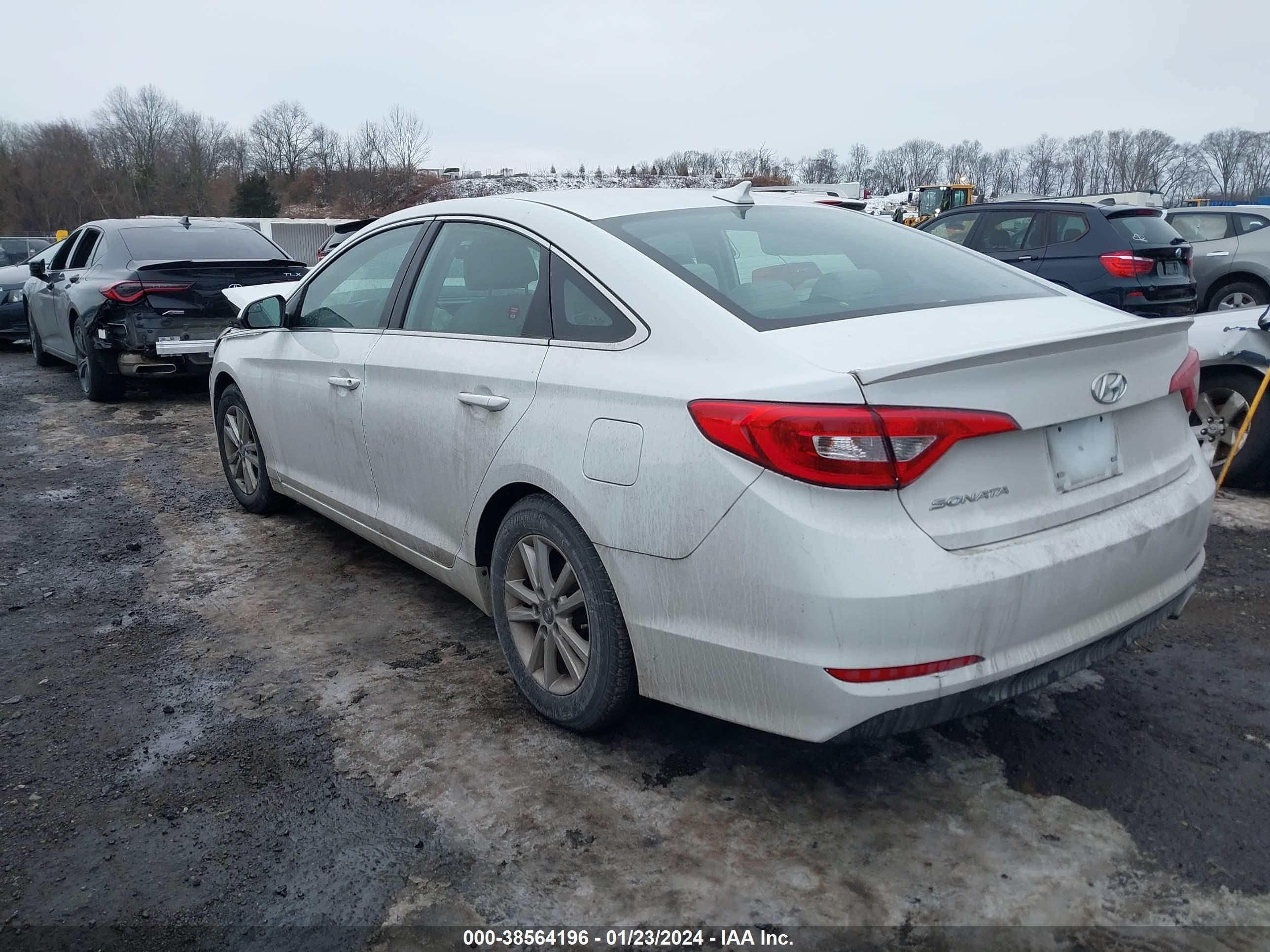 Photo 2 VIN: 5NPE24AF8HH547817 - HYUNDAI SONATA 