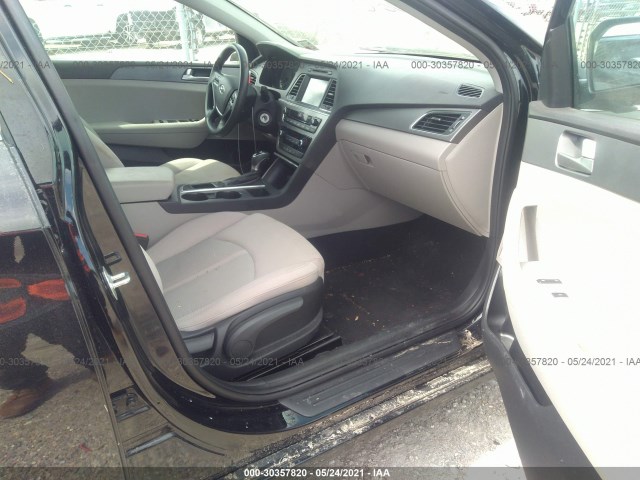 Photo 4 VIN: 5NPE24AF8HH552595 - HYUNDAI SONATA 