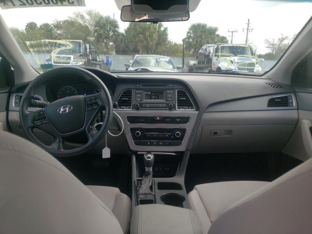 Photo 8 VIN: 5NPE24AF8HH568666 - HYUNDAI SONATA SE 