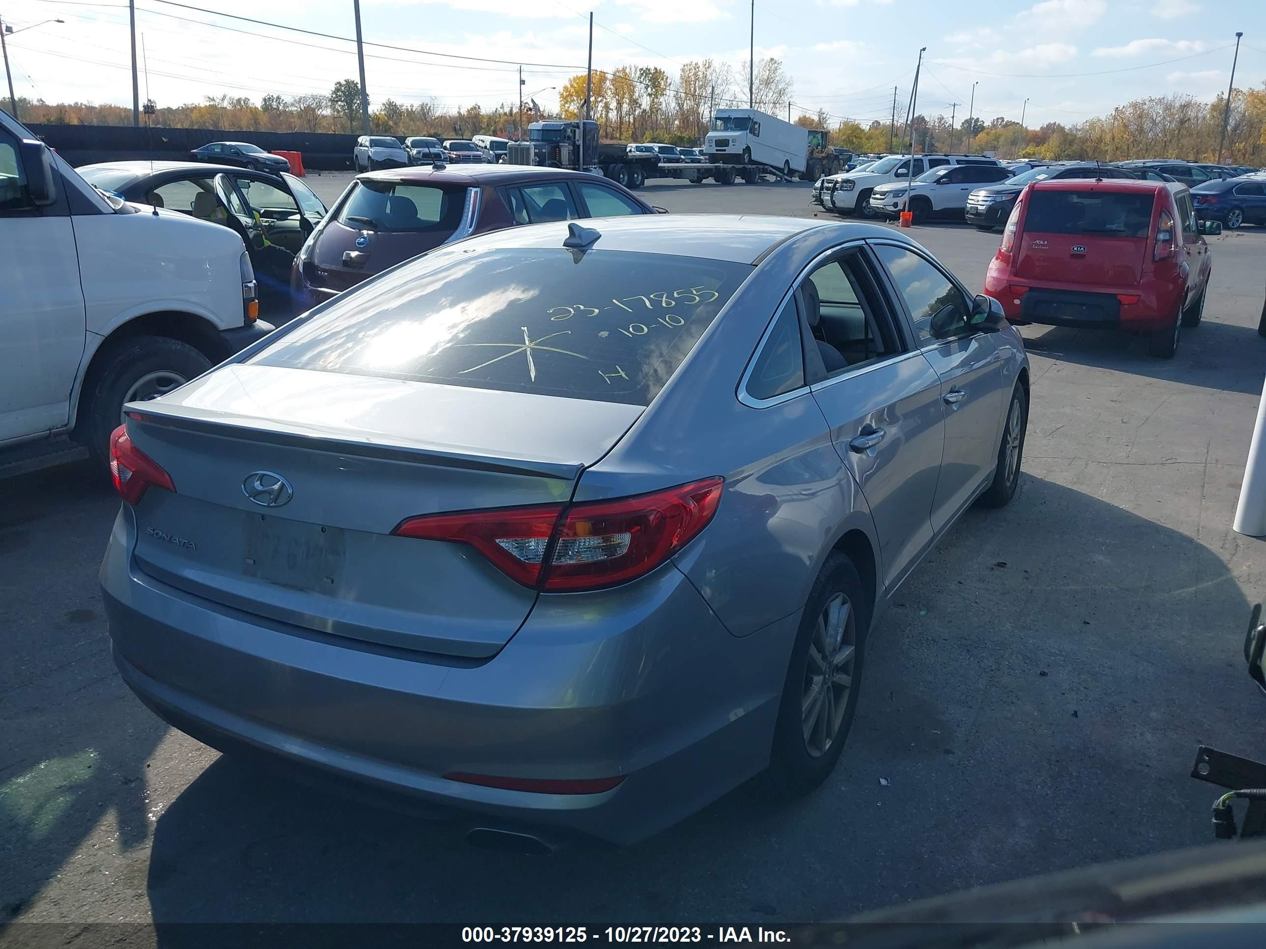 Photo 3 VIN: 5NPE24AF8HH575570 - HYUNDAI SONATA 