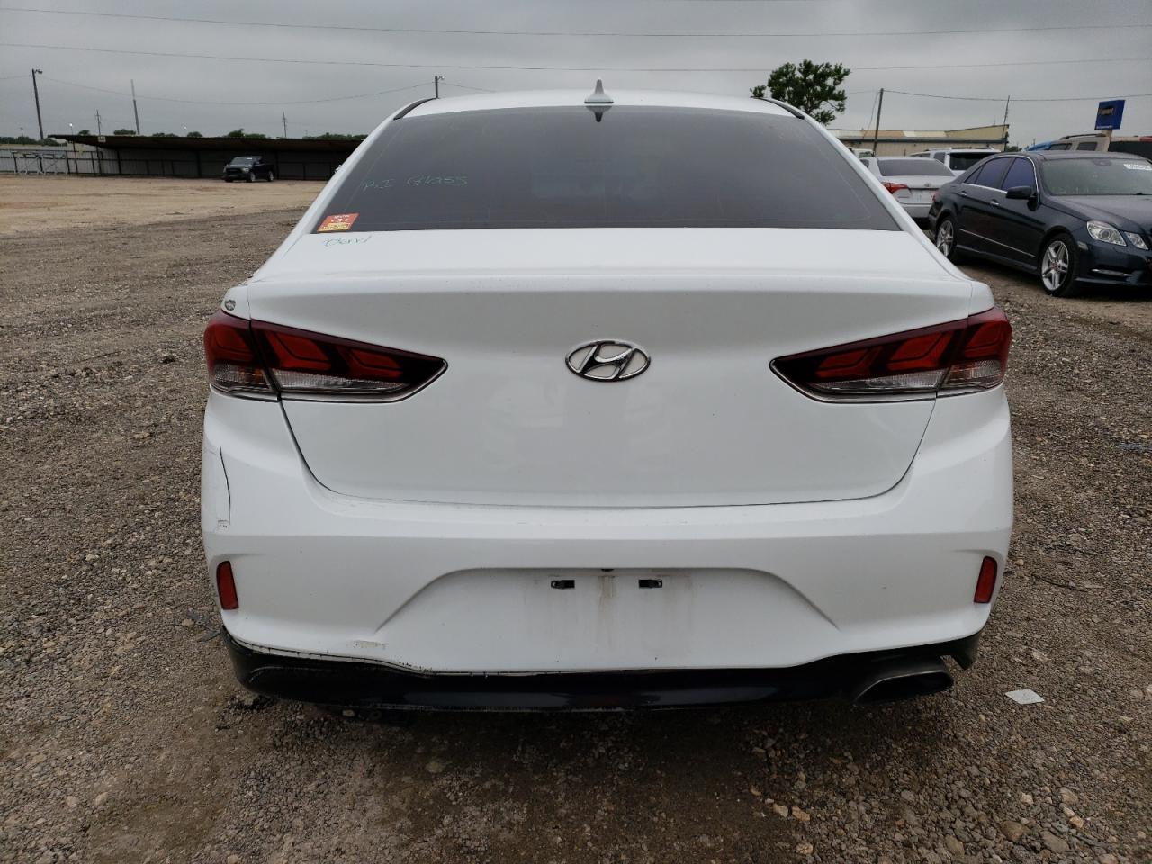 Photo 5 VIN: 5NPE24AF8JH602563 - HYUNDAI SONATA 