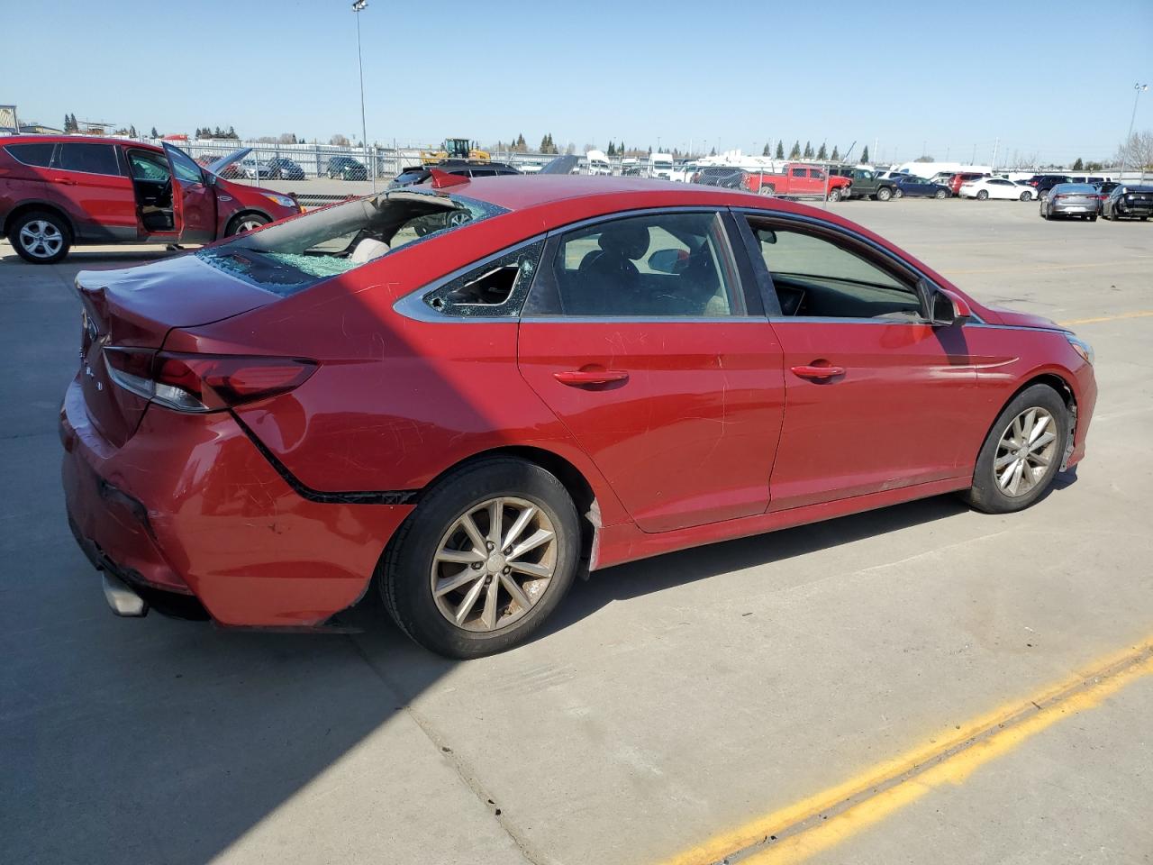 Photo 2 VIN: 5NPE24AF8JH607486 - HYUNDAI SONATA 