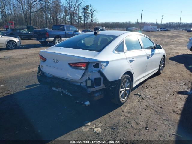 Photo 3 VIN: 5NPE24AF8JH623865 - HYUNDAI SONATA 