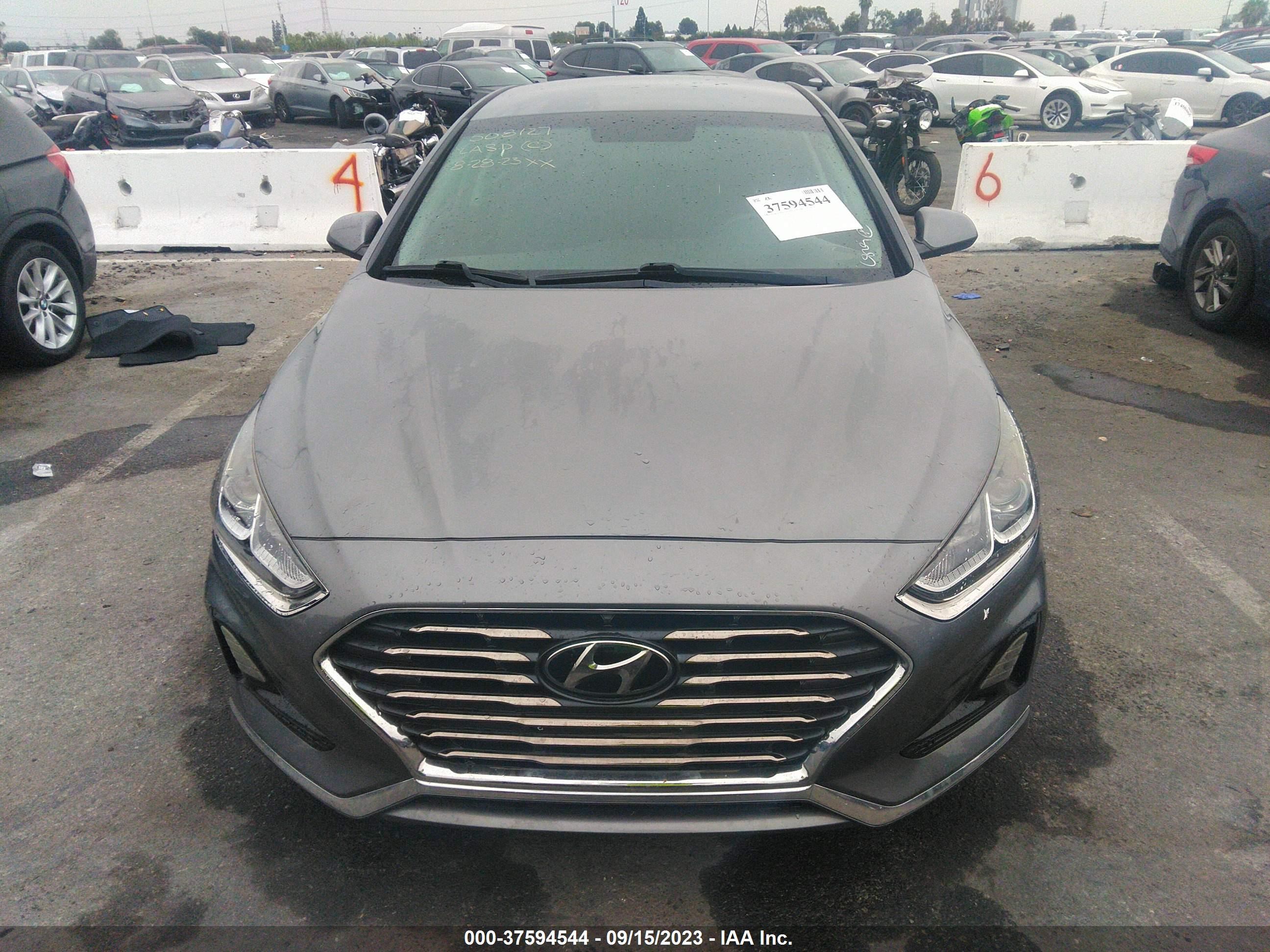 Photo 5 VIN: 5NPE24AF8JH676808 - HYUNDAI SONATA 