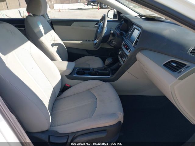 Photo 4 VIN: 5NPE24AF8JH676985 - HYUNDAI SONATA 