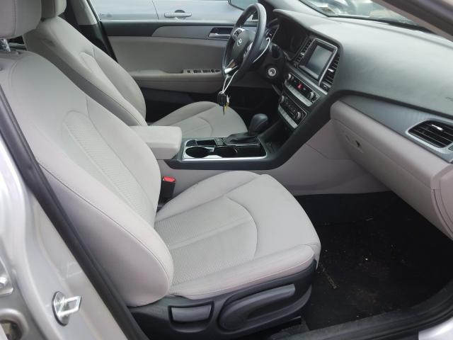 Photo 4 VIN: 5NPE24AF8JH687601 - HYUNDAI SONATA SE 