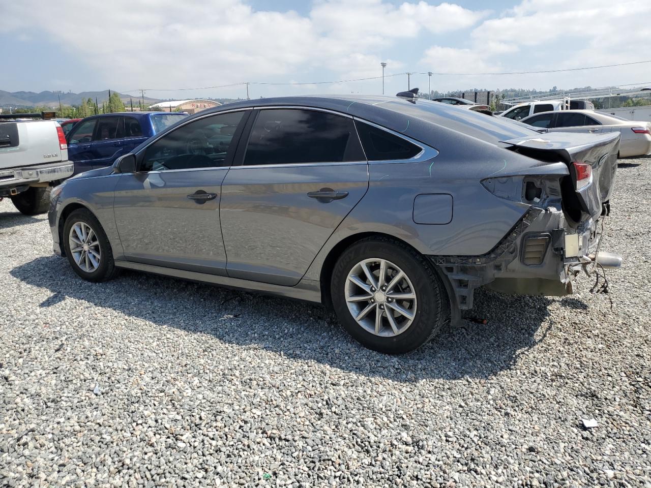 Photo 1 VIN: 5NPE24AF8JH694113 - HYUNDAI SONATA 