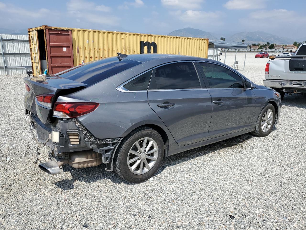 Photo 2 VIN: 5NPE24AF8JH694113 - HYUNDAI SONATA 