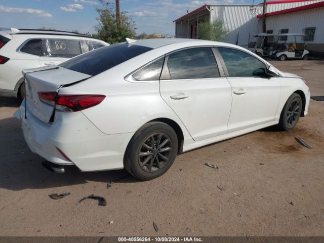 Photo 3 VIN: 5NPE24AF8JH699151 - HYUNDAI SONATA 