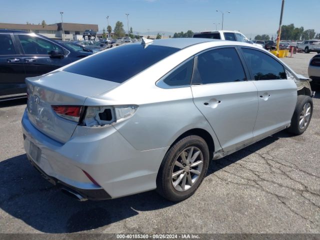 Photo 3 VIN: 5NPE24AF8JH706437 - HYUNDAI SONATA 