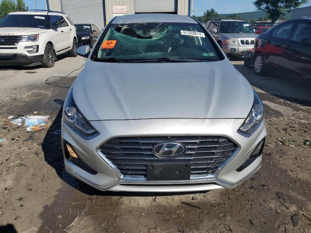 Photo 4 VIN: 5NPE24AF8JH712562 - HYUNDAI SONATA SE 