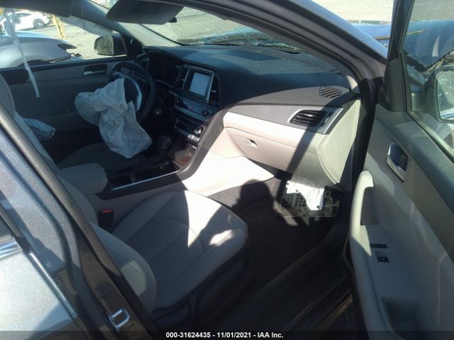 Photo 4 VIN: 5NPE24AF8JH724288 - HYUNDAI SONATA 