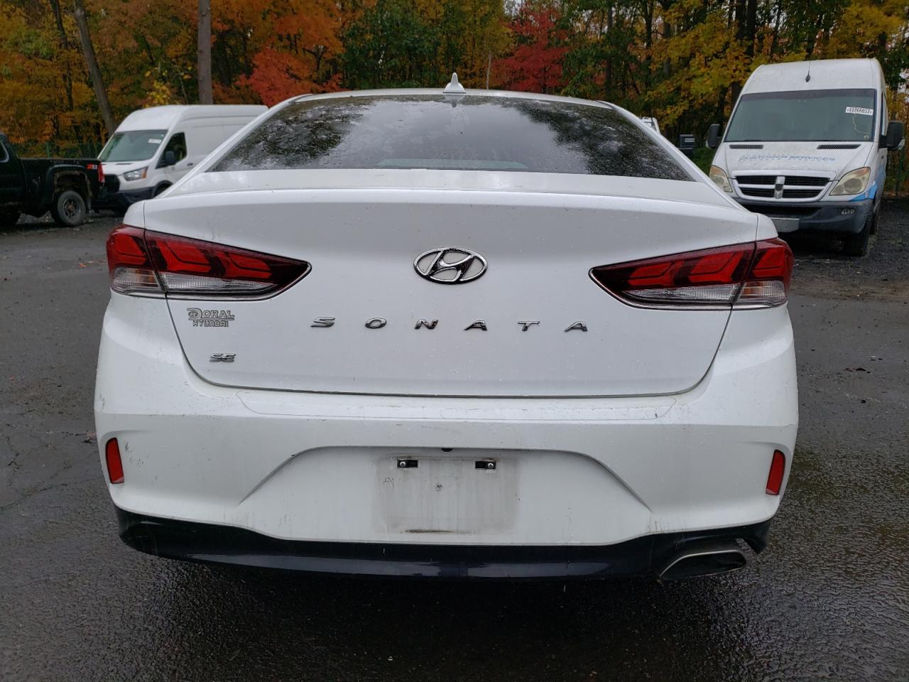 Photo 5 VIN: 5NPE24AF8KH750715 - HYUNDAI SONATA 