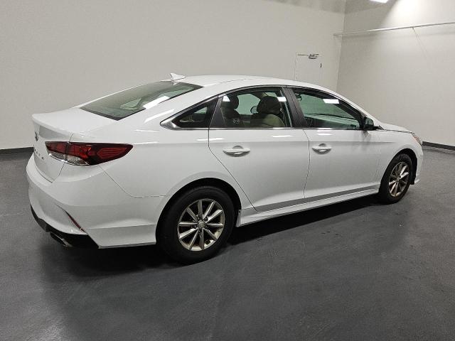 Photo 2 VIN: 5NPE24AF8KH754392 - HYUNDAI SONATA SE 