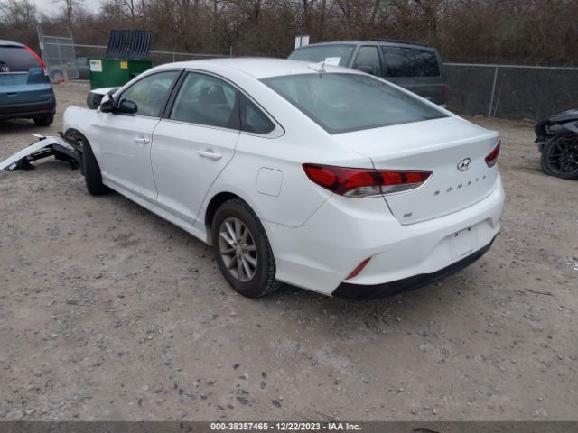 Photo 2 VIN: 5NPE24AF8KH758569 - HYUNDAI SONATA 