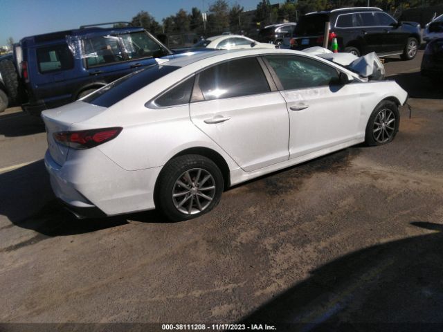 Photo 3 VIN: 5NPE24AF8KH762220 - HYUNDAI SONATA 