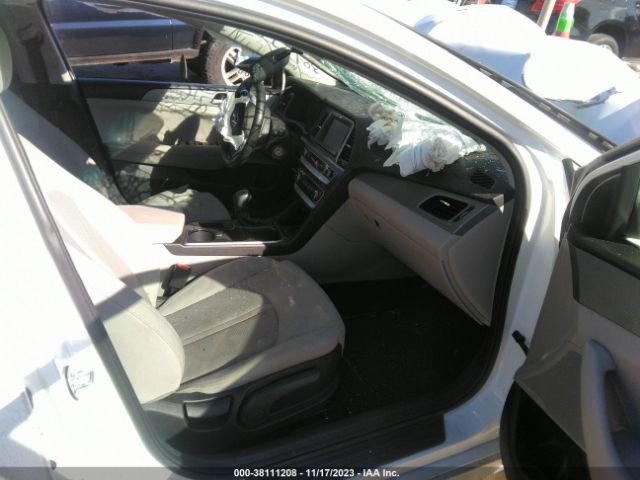 Photo 4 VIN: 5NPE24AF8KH762220 - HYUNDAI SONATA 