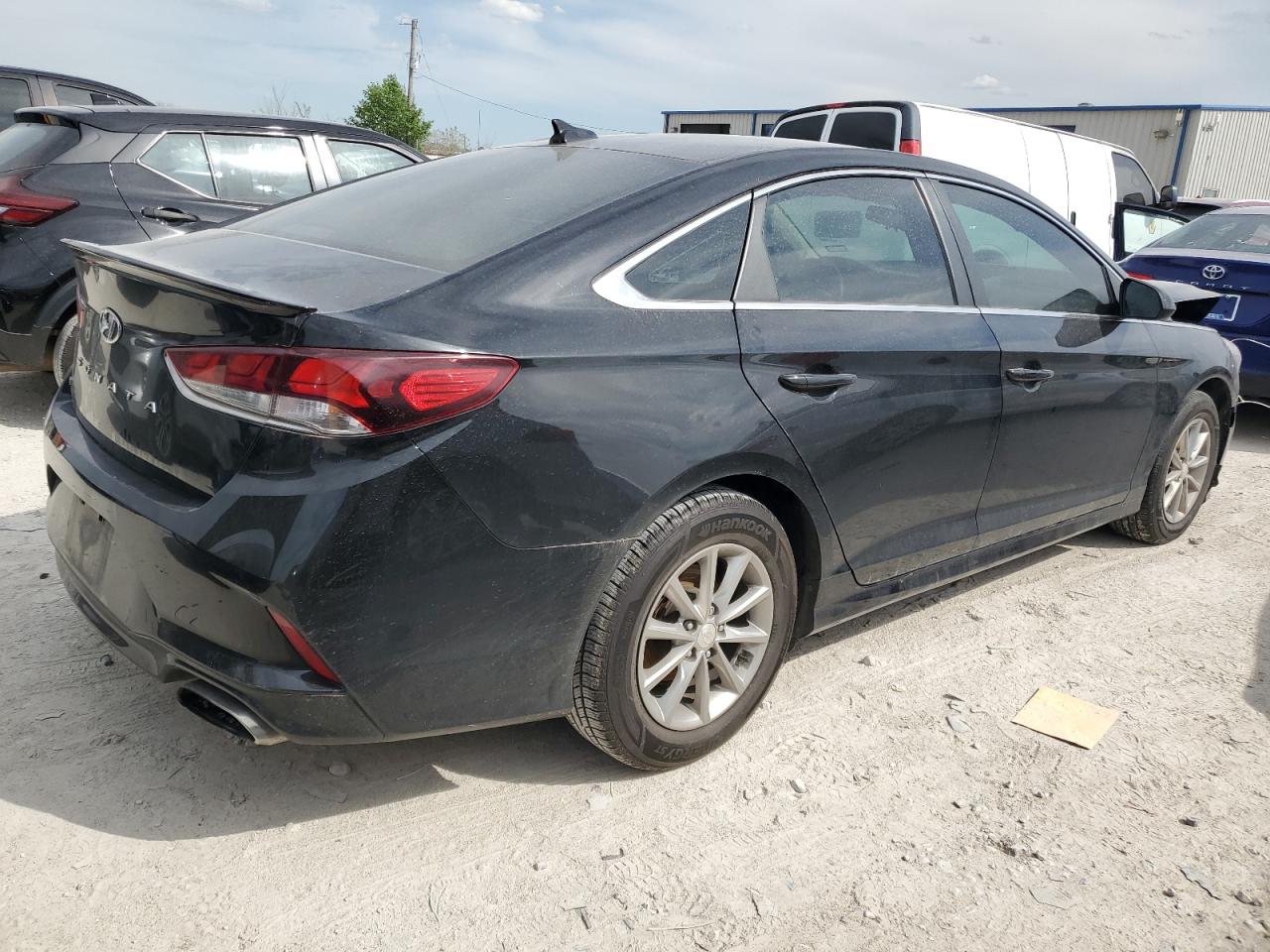 Photo 2 VIN: 5NPE24AF8KH782094 - HYUNDAI SONATA 