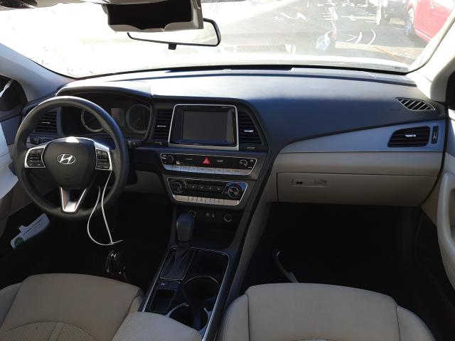 Photo 8 VIN: 5NPE24AF8KH792110 - HYUNDAI SONATA SE 