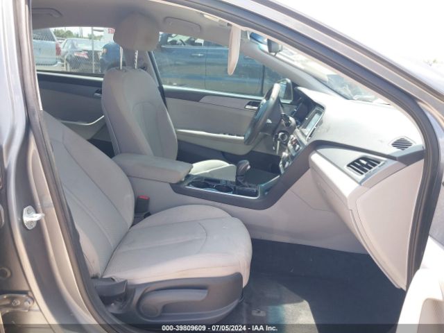 Photo 4 VIN: 5NPE24AF8KH792625 - HYUNDAI SONATA 